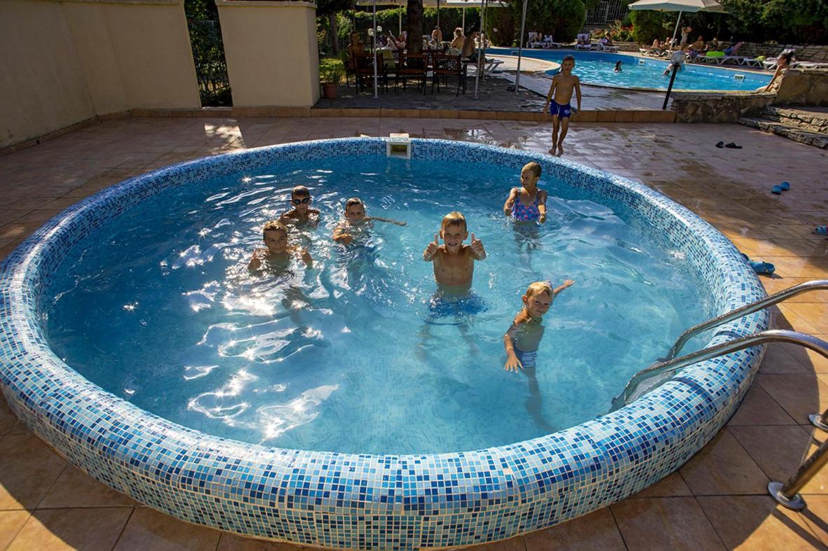 Hotel Naslada Balchik Extérieur photo